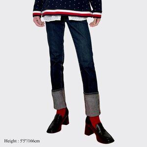 UNIQLO Dark Wash Straight Leg Jeans Size 23 Mid Rise Stretch 32.75” Inseam